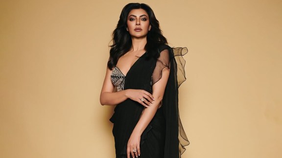 Sushmita Sen shares a powerful lesson she learnt at 21 about responding with grace to disrespect.