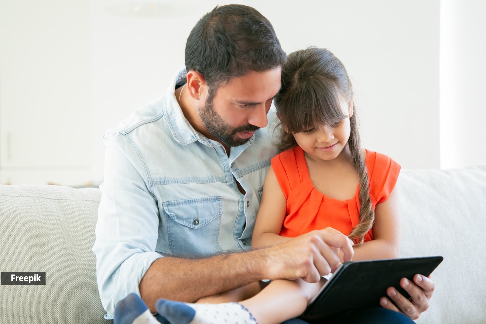 Despite Widespread Awareness That Excessive Screen Time Isnt Ideal, Parents Consistently Report a Lack of Practical, Accessible Guidance.
