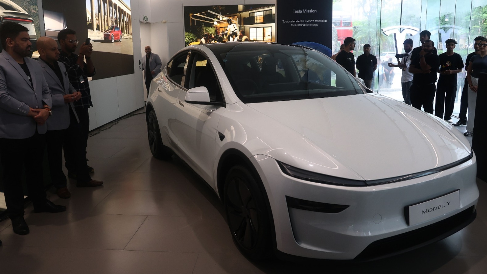 Tesla’s India plans: Imports, FSD issues, and suitability concerns