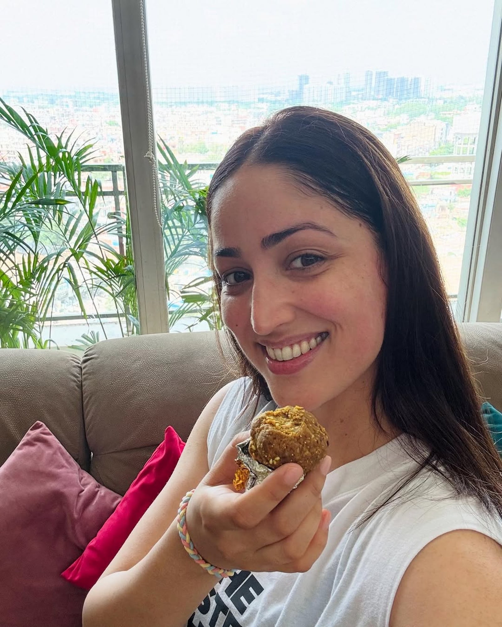 Yami Gautam ama a Panjeeri Lad Box