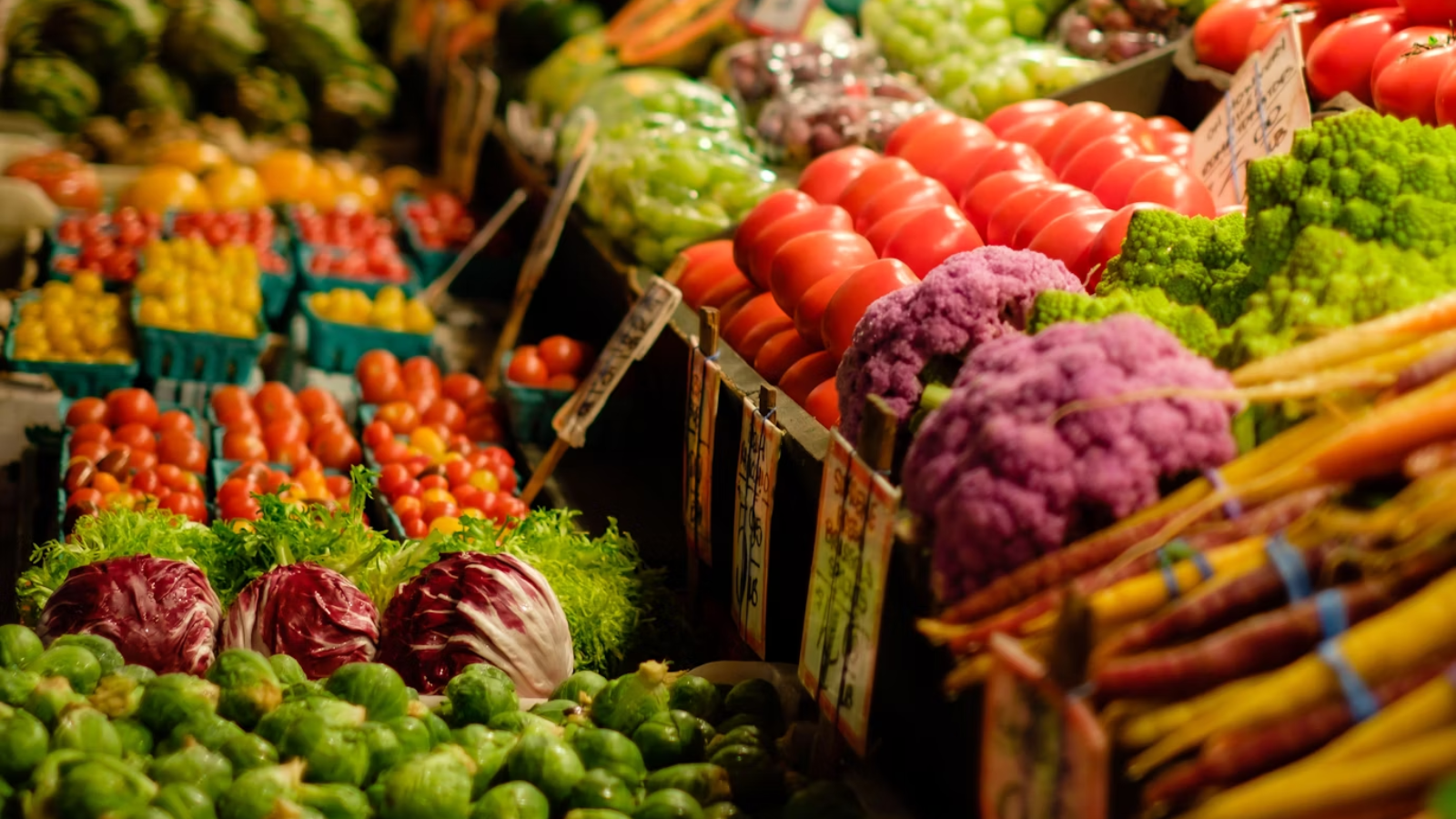 Explore Local Culture: Must-Visit Food Markets for Travelers