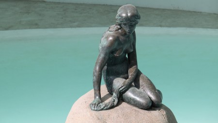 The 14-tonne granite statue was first unveiled in Copenhagen in 2006, at a site that was at a distance of a few kilometers from Denmark's famous bronze statue of the ‘Little Mermaid’