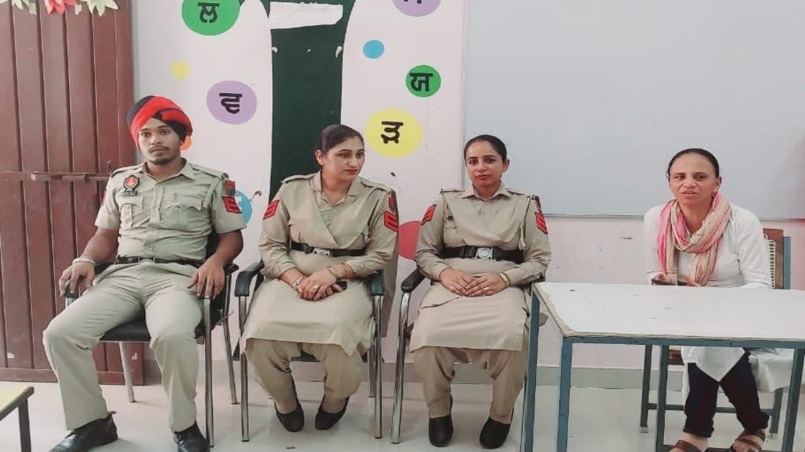 Teachers' Unions Condemn Police Presence in Punjab Classroom
