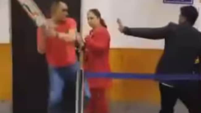 Army officer assaults 4 SpiceJet staff in Srinagar, one has spinal fracture