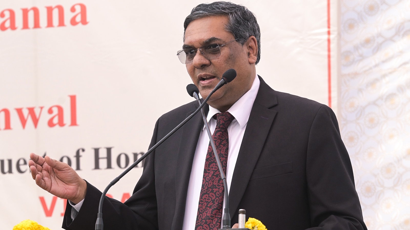 Ex-CJI Khanna Speaks on Judiciary, Media's Shared Principles