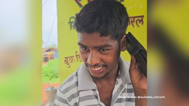Later, Patidar contacted Manish directly and asked for the number back, explaining that it was important for his communication with coaches, teammates, and close contacts (Image source: @mufaddal_vohra/X)