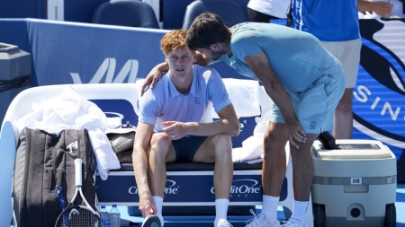 Carlos Alcaraz consoles Jannik Sinner after the Italian retires from Cincinnati Open 2025. (Reuters)