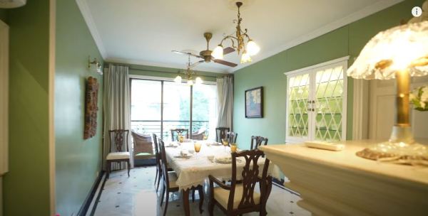 The dining area. (Photo: Farah Khan/YouTube)
