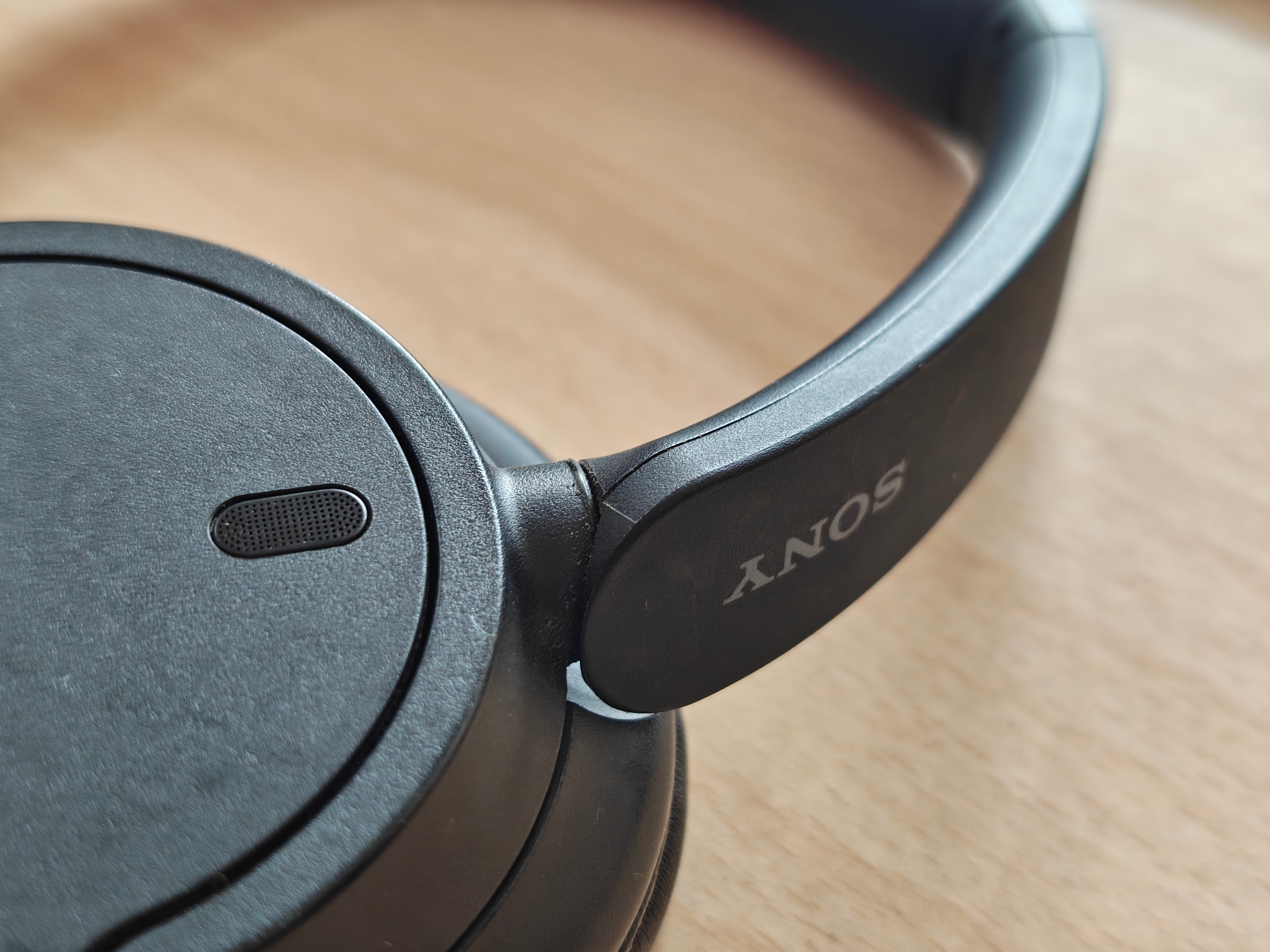 Sony WH-CH720 headphones