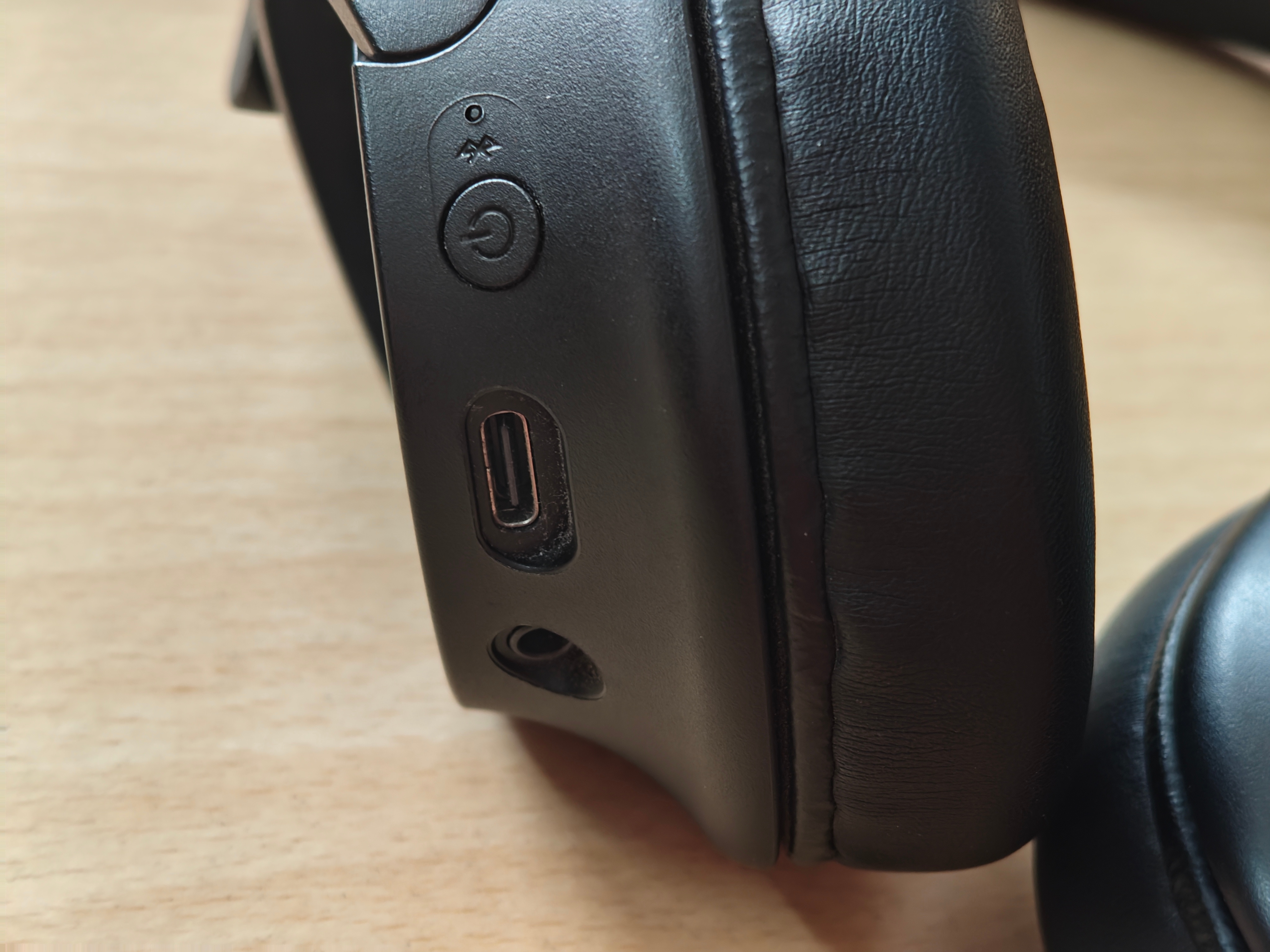 Sony WH-CH720 headphones