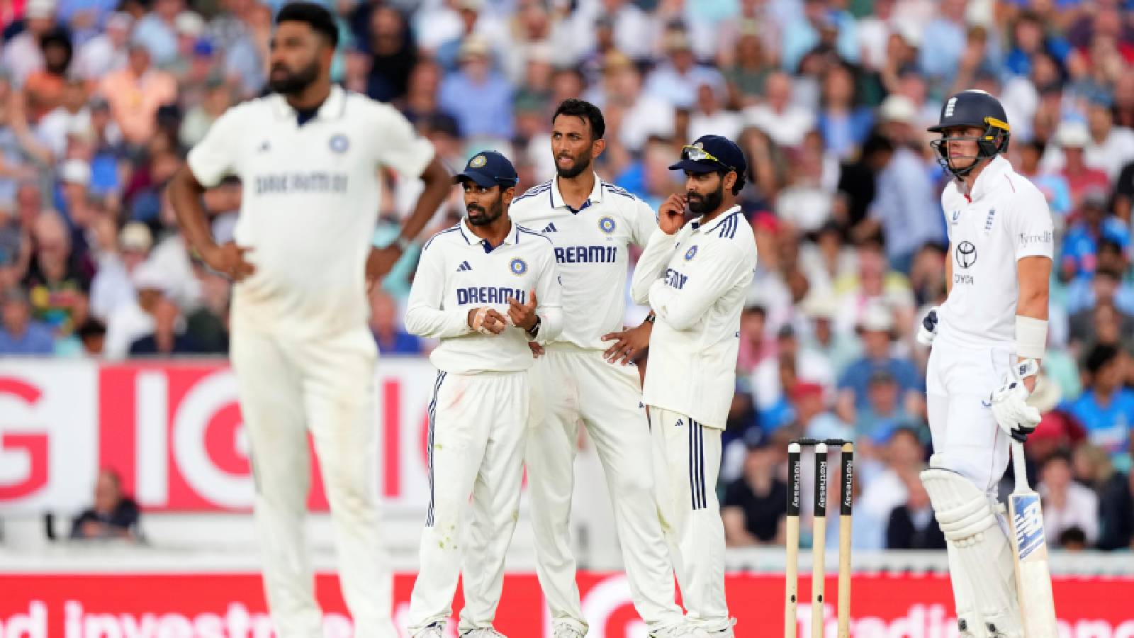 Ashwin criticizes India's bowling strategy, defensive pressure building is needed