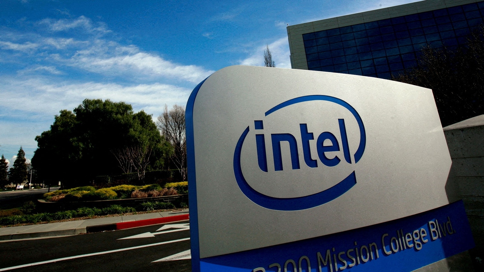 US to take 10% equity stake in Intel, in Trump’s latest corporate move