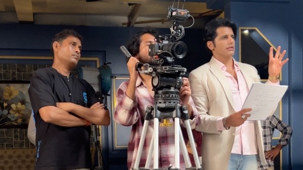 On the sets of upcoming microdrama Teri Meri Hate Story, directed by Karanvir Bohra (right) 