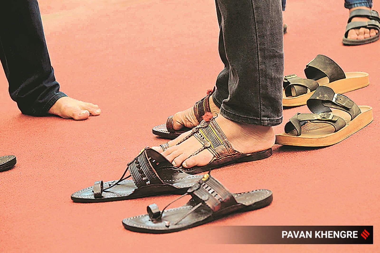Original kolhapuris has no nails or nylon threads, every part is stitched by hand