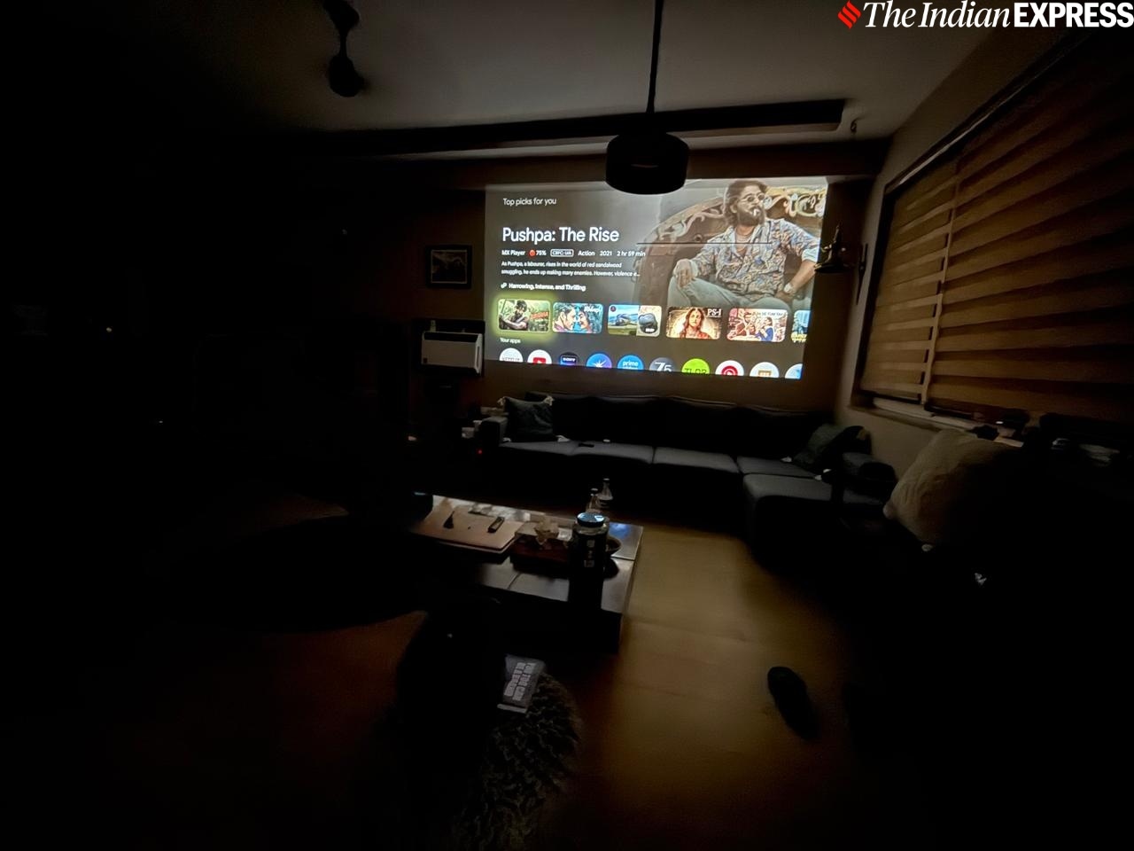 Unlike other projectors, the Lumio Arc 7 comes with loud built-in speakers.