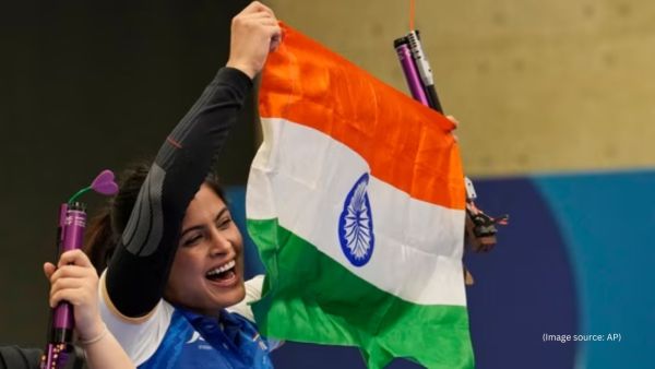 Manu Bhaker plays Indian national anthem on violin Independence Day 2025