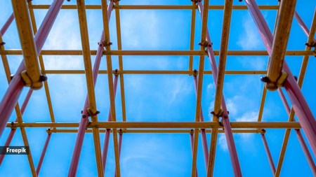 What is monkey-barring?