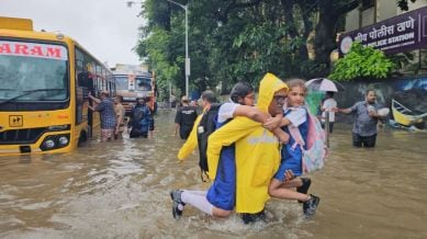 As a bus carrying students of Don Bosco School got stuck in Matunga, six Kindergarten students, two women staff members and the driver were trapped nearby for an hour.