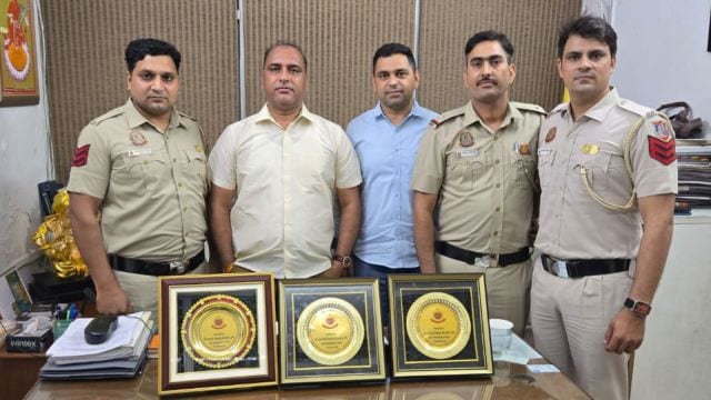 L-R: HC Dinesh, Inspector Rakesh, SI Amit Grewal, ASI Kamal, HC Ravinder