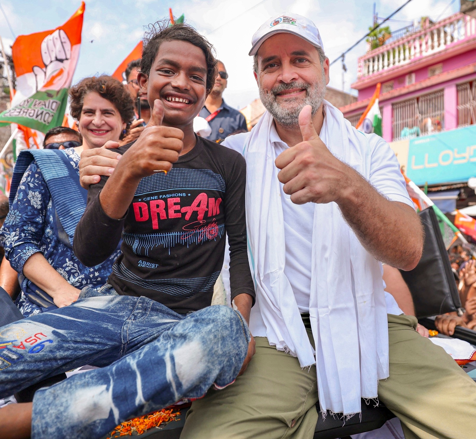 Rahul Gandhi with party leader Priyanka Gandhi Vadra during the Voter Adhikar Yatra in Bihar