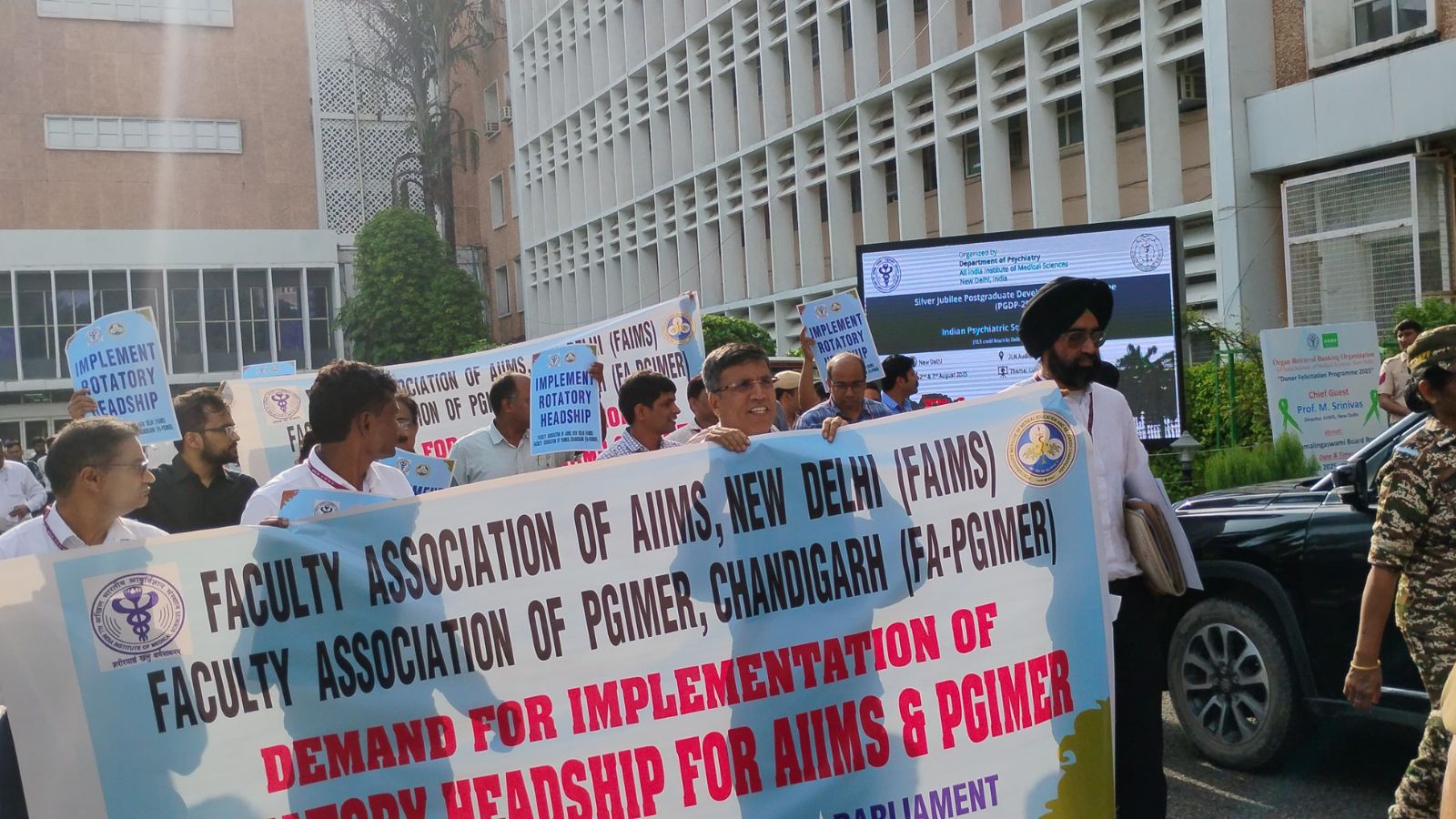 AIIMS Doctors Protest for Rotatory Headship in Delhi