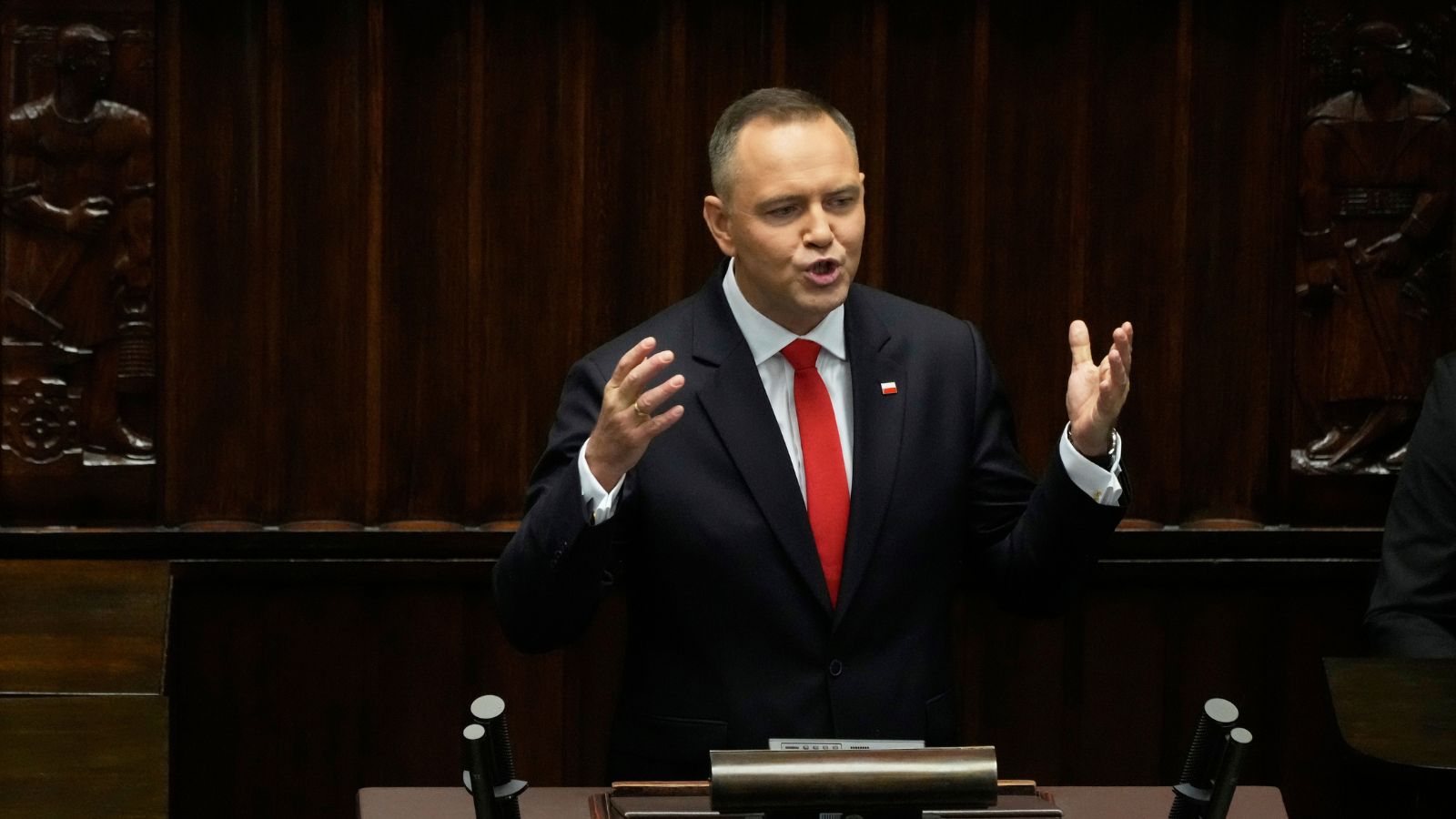 Nawrocki Sworn In, Sets Stage for Poland Power Struggle