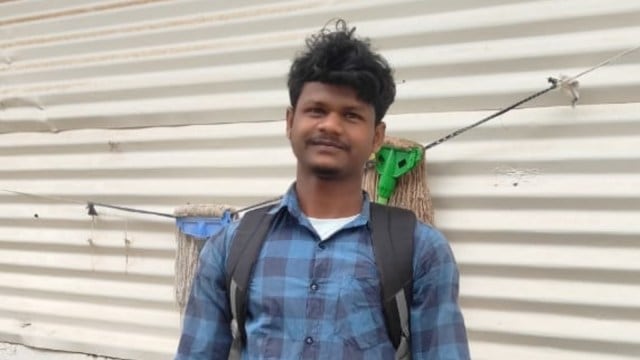 consuction site worker cracks NEET, consuction site worker clears NEET, Odisha, Bengaluru, Bhubaneswar, Indian express news, current affairs