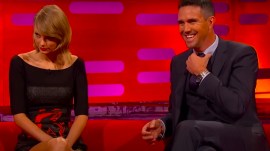 Former England cricketer Kevin Pietersen chuckles as singer songwriter Taylor Swift looks embarrassed in an episode of the Graham Norton Show. (Screengrab: YouTube/Graham Norton Show)
