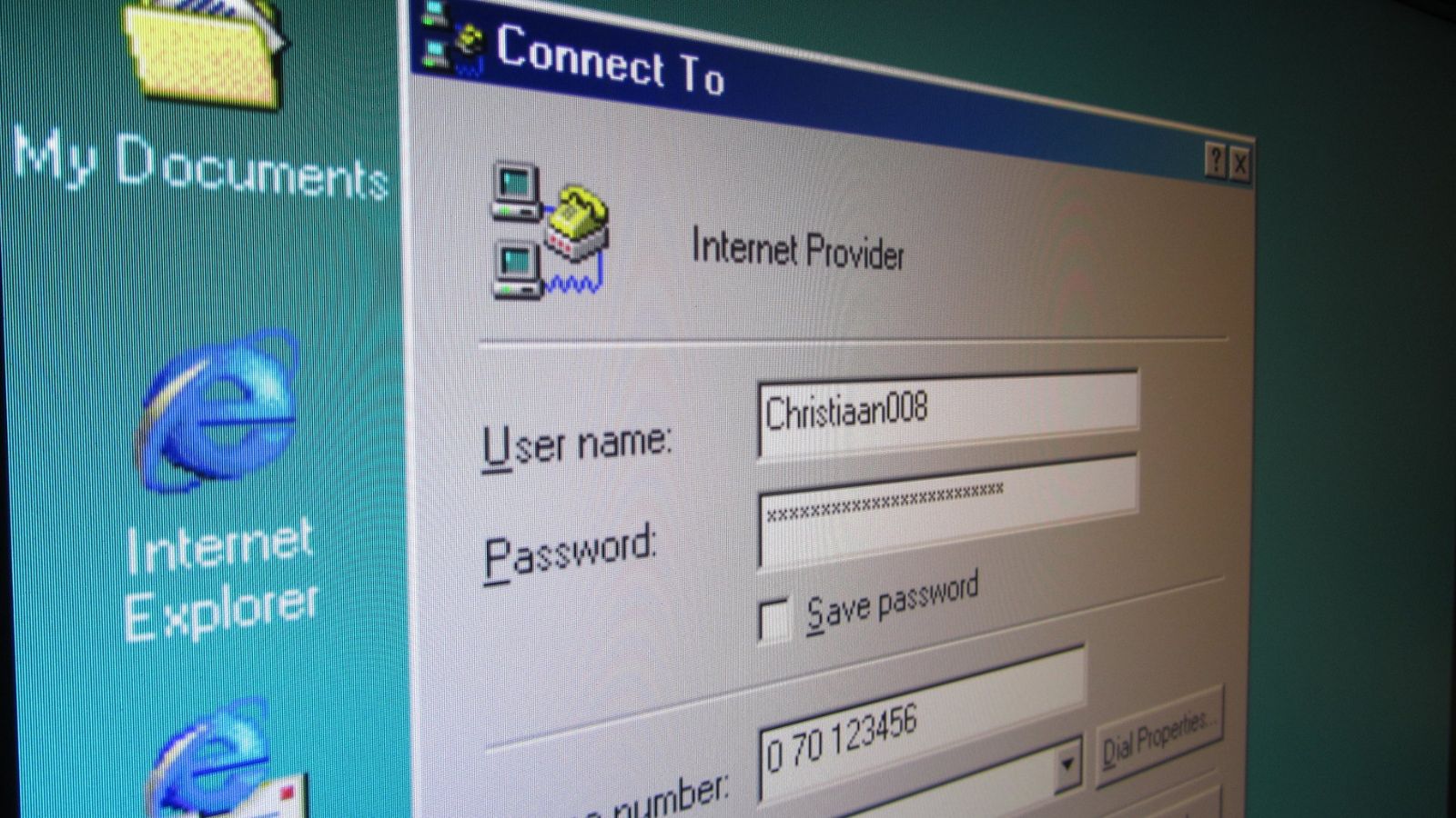 The dial-up connection screen in Windows 98.