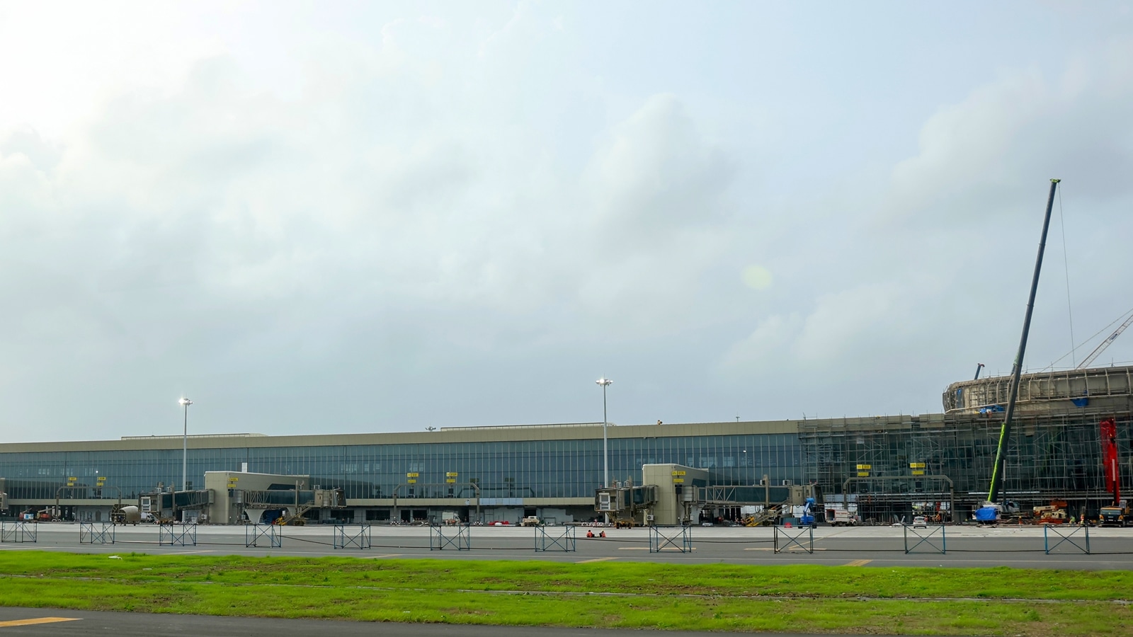 NAVI MUMBAI機場使用ILS降落在窮人中