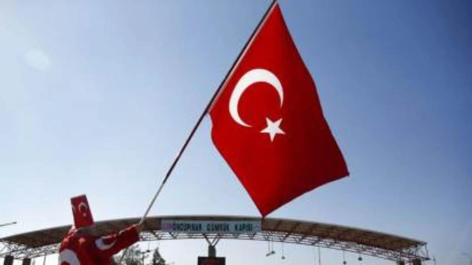 Turkey severs trade ties, closes airspace for Israel