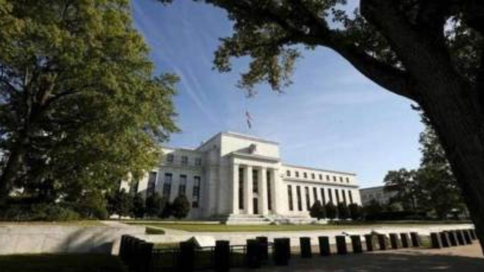 Kugler's Departure Gives Trump Chance for Early Fed Pick