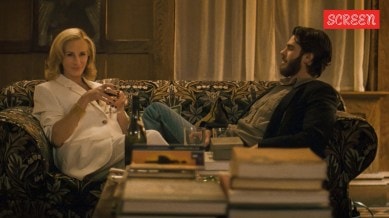 Julia Roberts and Andrew Garfield in After the Hunt