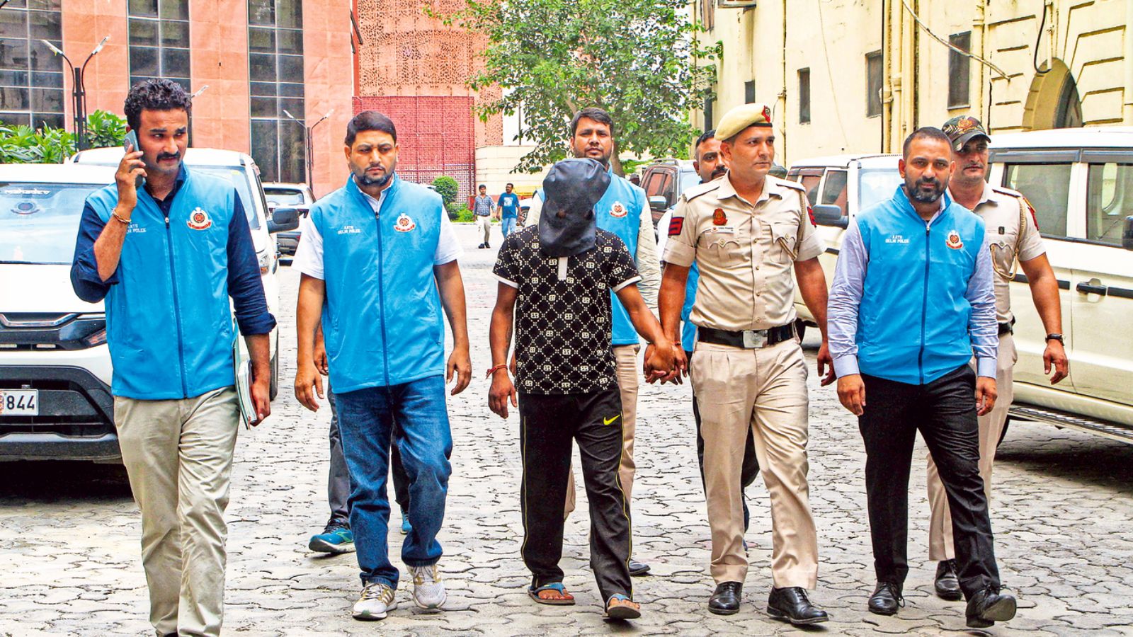 Serial snatcher arrested for stealing gold chain from MP.