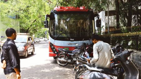 Accident at Malabar Hill, Malabar Hill, Brihanmumbai Electricity Supply and Transport, BEST, BEST electric bus, Mumbai news, Maharashtra news, Indian express, current affairs