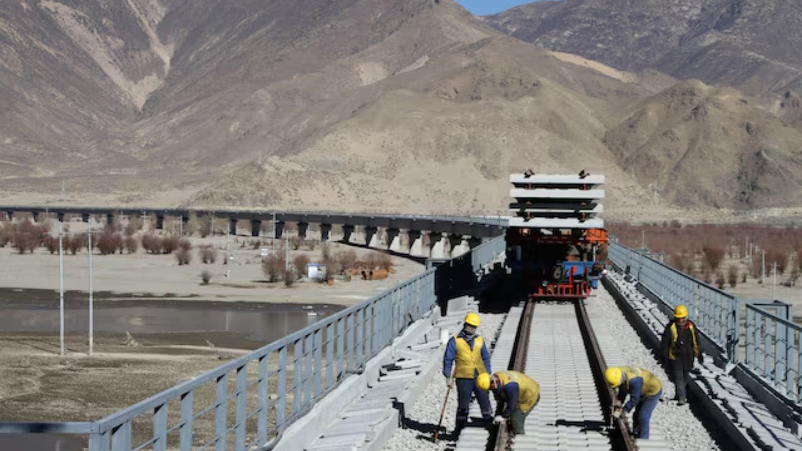 The Xinjiang–Tibet railway line will have an average elevation of over 4,500 metres.