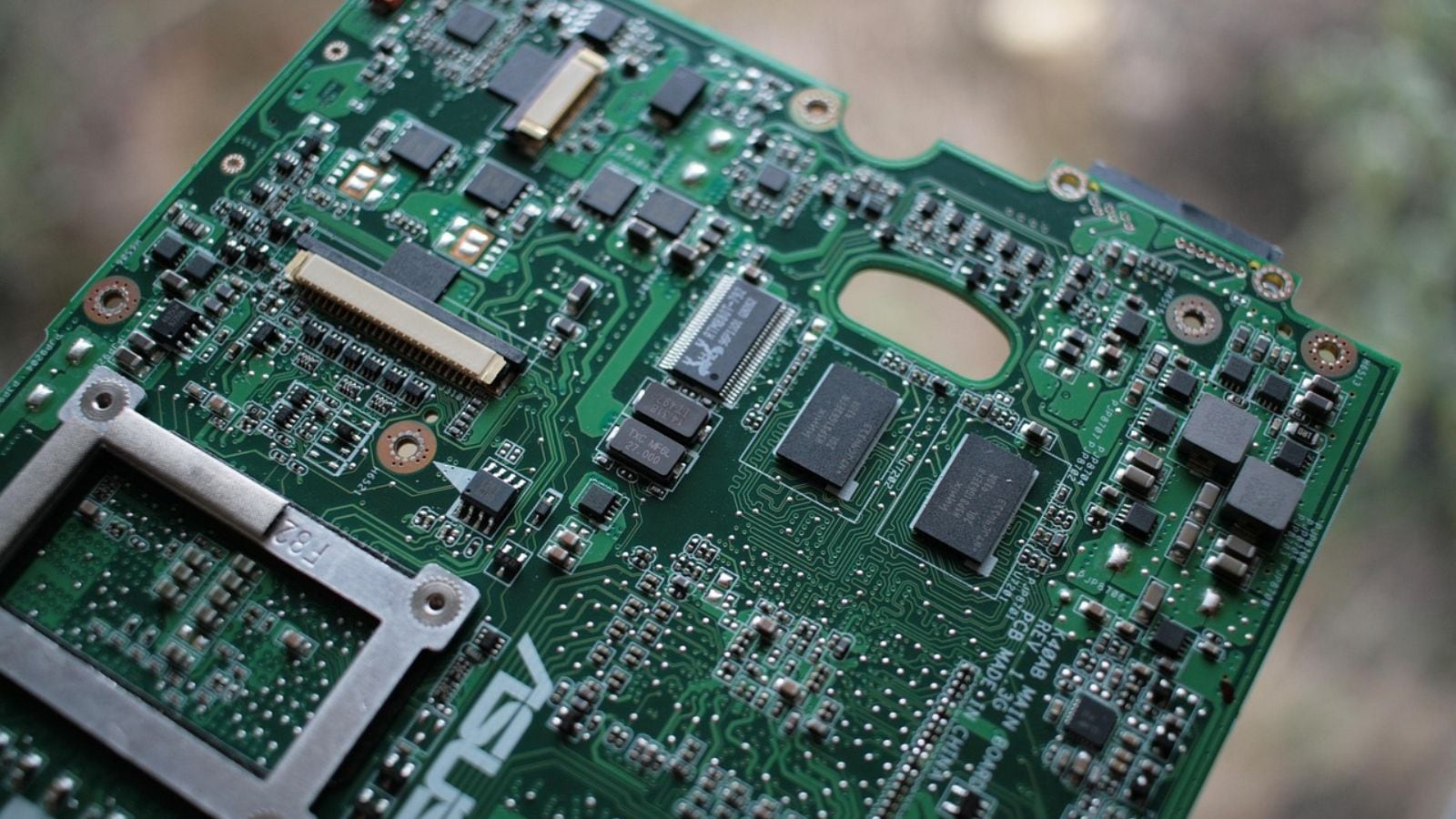 India aims for semiconductor self-sufficiency, encourages local tech platforms.