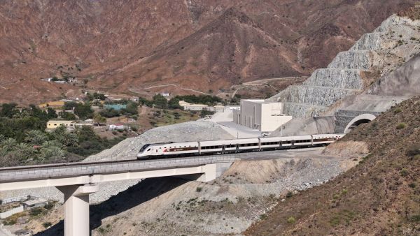 Etihad Rail planea lanzar en el VAA -TreinService en el VAE para 2026 (imagen: @DXBMediaOffice)