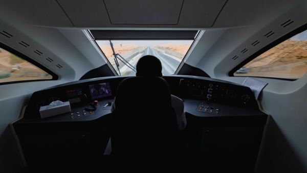 Etihad Rail planea lanzar en el VAA -TreinService en el VAE para 2026 (imagen: @DXBMediaOffice)