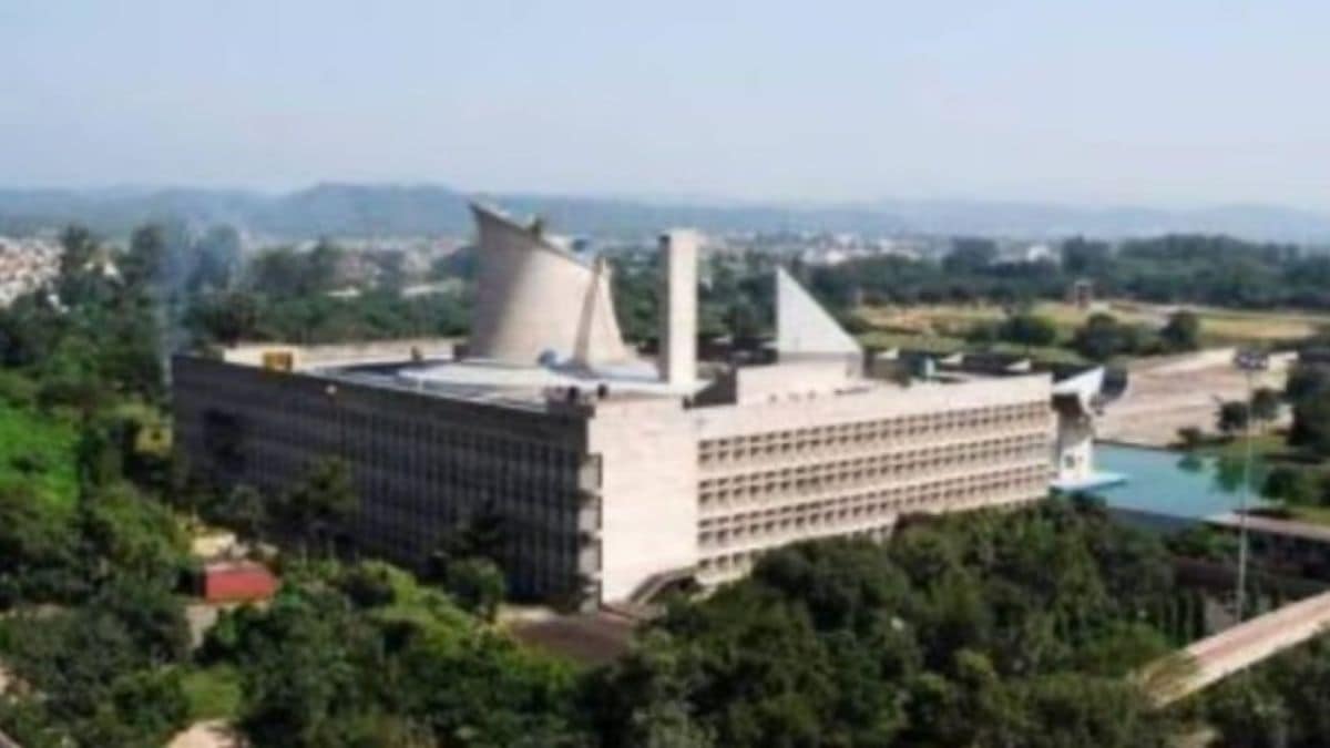 The upcoming Winter Session of the Haryana Assembly is set to be a high-stakes legislative battleground as the Congress moves a no-confidence motion against the BJP government. (File)