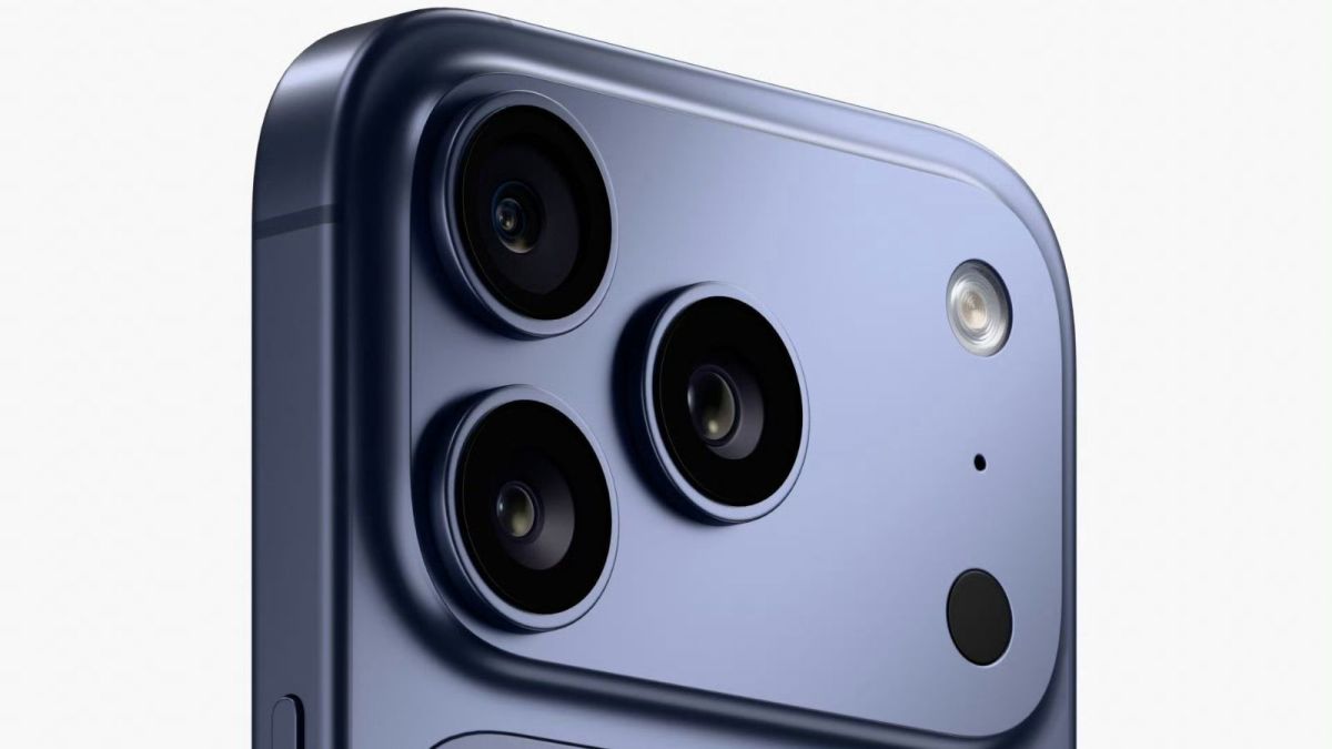 With the reverse wireless charging capability, the new iPhone 17 Pro devices will compete with Pixel 10 series and Samsung Galaxy S25 series. (Express Image: Twitter/@lakhwinder086)