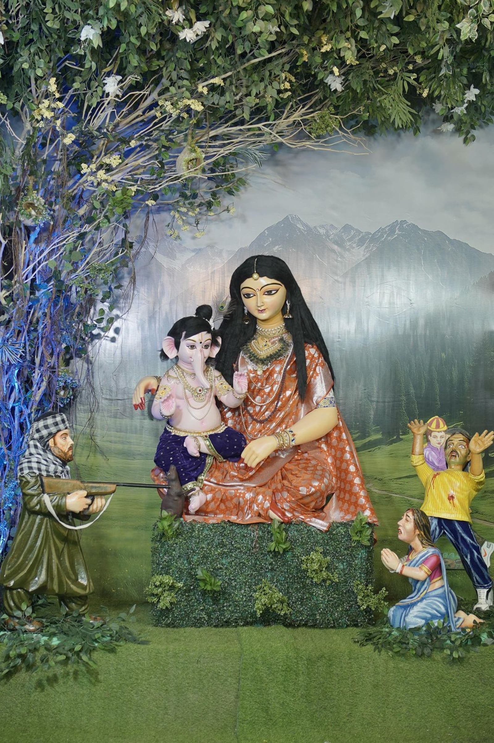 The main idol represents Goddess Parvati and Bal Ganesh, symbolizing the need for balance in protection.