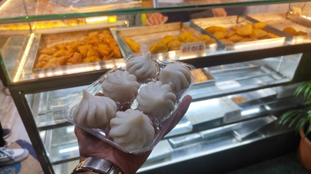 From household kitchens to bustling mithai shops, the city has embraced this delicacy in countless forms — soft and handmade, machine-perfect, or innovatively flavoured — but always tied to devotion and nostalgia.