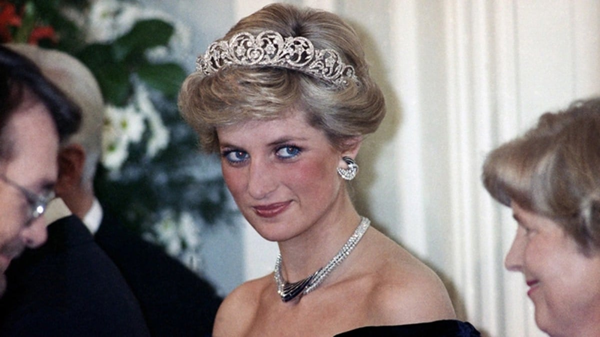 Princess Diana enters Paris waxwork museum in 'revenge dress' | World News - The Indian Express Princess Diana enters Paris waxwork museum in 'revenge dress' | World News - The Indian Express