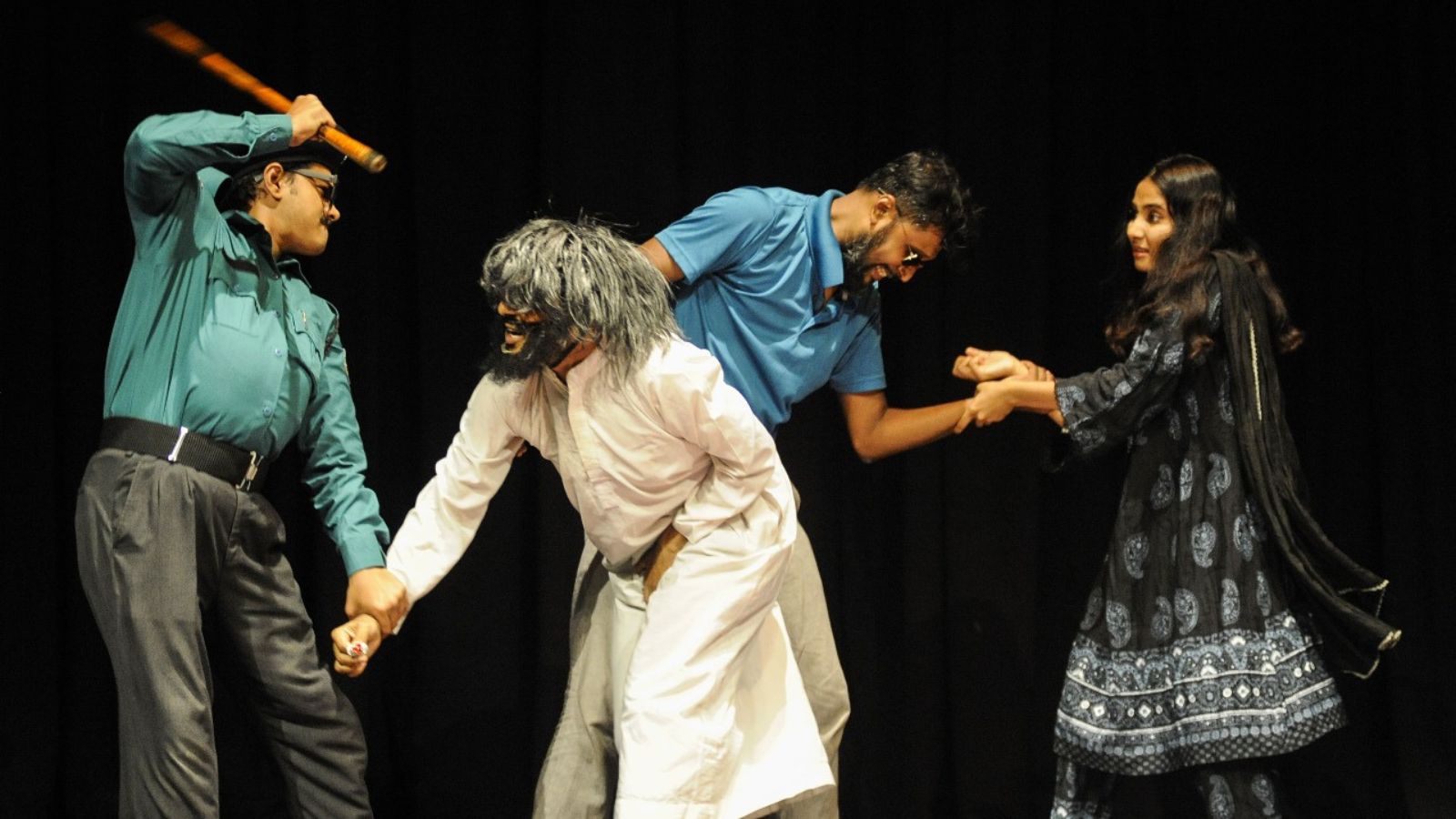 Hawkers Inspire Play Staged in Pune, Reflecting Cultural Impact