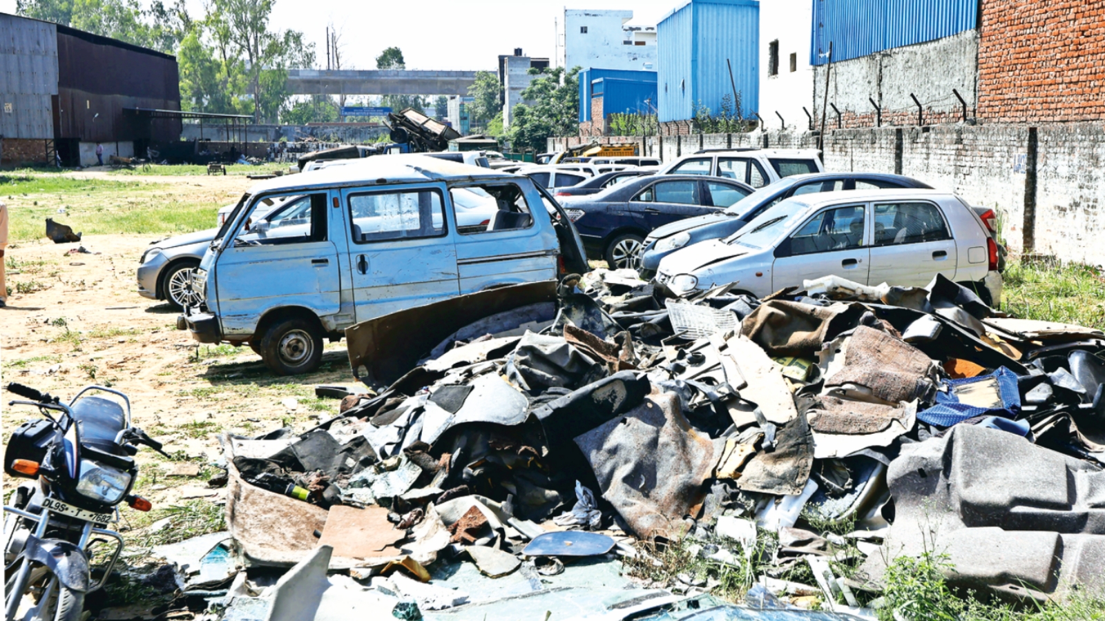 Mumbai BMC Cracks Down on Abandoned Vehicles