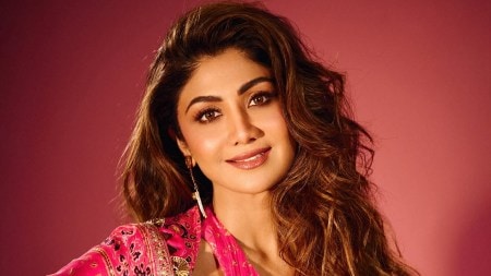 Shilpa Shetty shares mat exercises