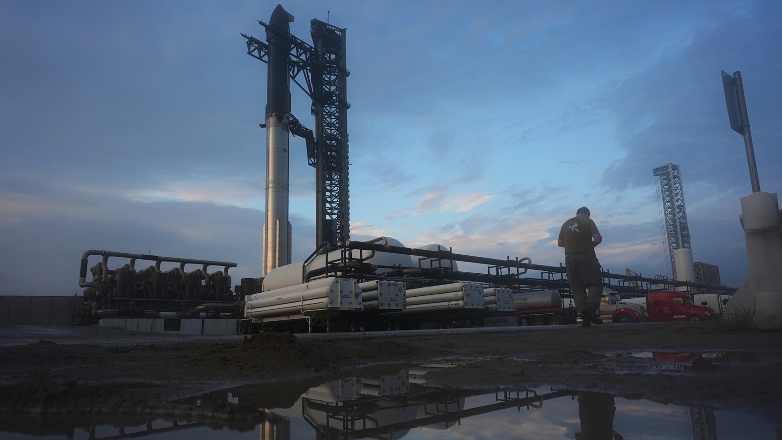 SpaceX Delays Starship Launch: Ground System Glitch