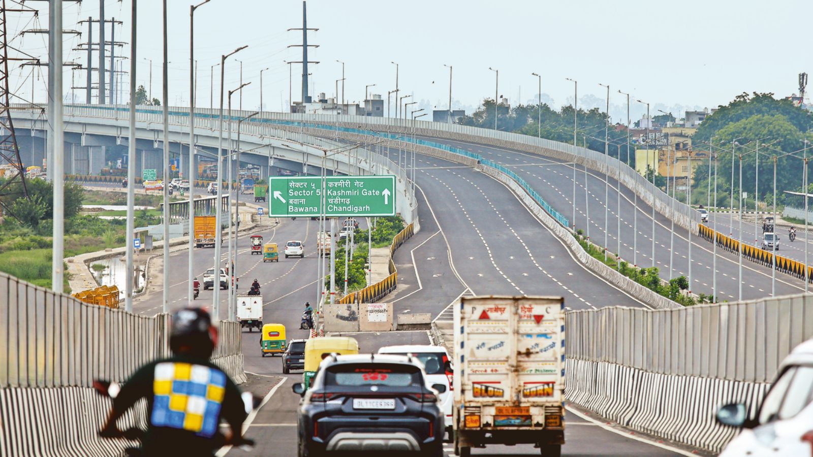 Delhi CM thanks PM Modi for UER-II highway construction