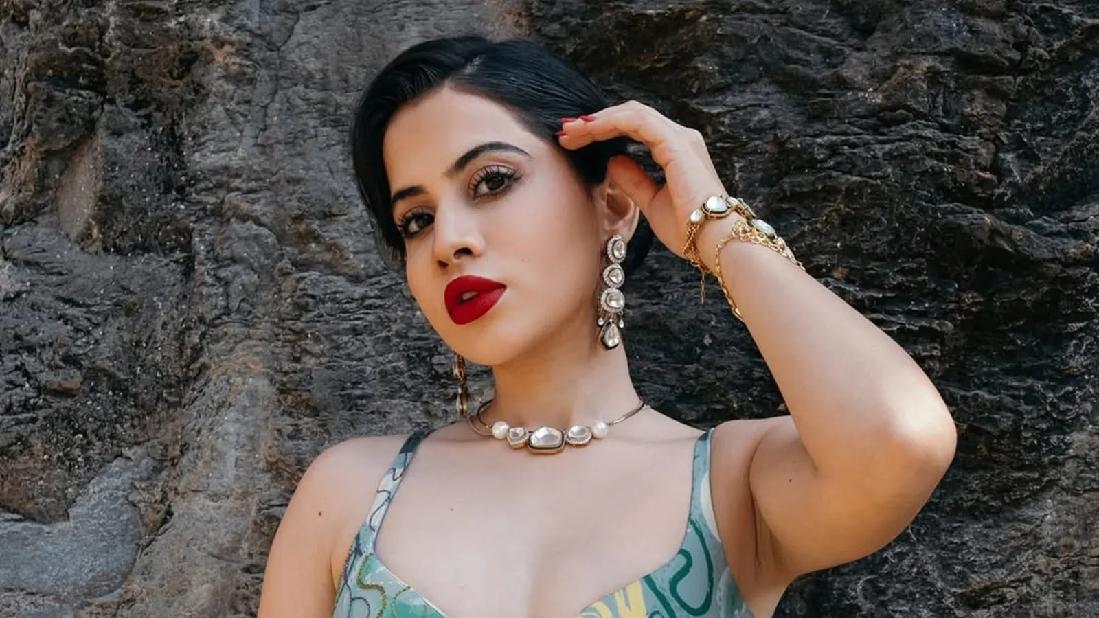 Uorfi Javed reveals her armpits don’t smell: ‘Woh sweat rok deta hai’